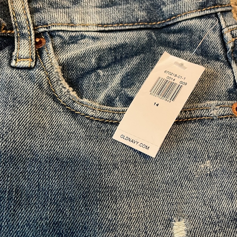 NWT high rise distressed denim shorts - Picture 3 of 7